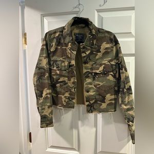 Abercrombie militar jacket, Size Small